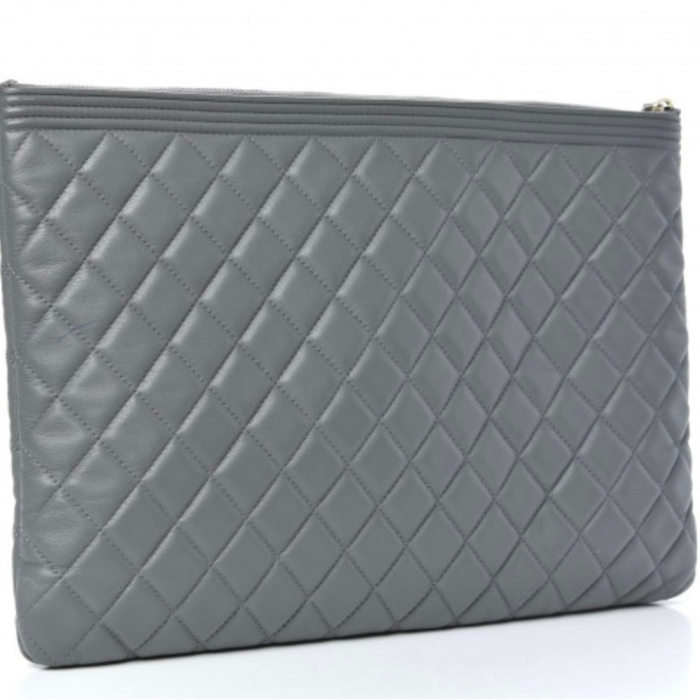 Chanel Boy Large grey O-case Clutch - Picture 3 of 11